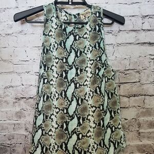 NWT Show me your MuMu Alice in Muland Womens Shirt